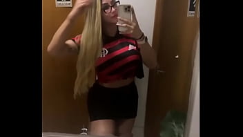 Preview 3 of The Hand Job - A loira dos v&iacute_deos do WhatsApp
