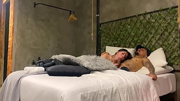 Preview 2 of Teen Bgtit - CONVENCI O ANAO PISTOLINHA A IR PRA FESTA DE HALLOWEEN  COMIGO USANDO MINHA BUCETA COMO MOEDA DE TROCA E ELE ENCHEU MINHA CARA DE PORRA