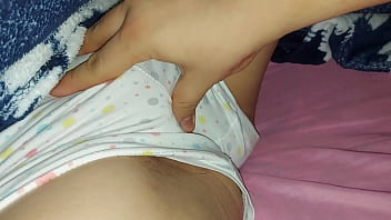 Preview 3 of Sakit B - Jugando con mi hermanastra en la cama bajo las s&aacute_banas