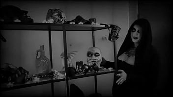 Preview 1 of King Fit - Dredda&#039_s sexy horror museun. Part 1 - Lilly wants to fuck you to .