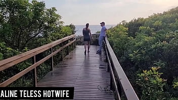 Preview 1 of Sleeping Raped Chubby Hot - Casal foi ver o sol nascer na praia,   alineteless  esposa puta deu mole para um turista mandou o corno buscar a c&acirc_mera no carro ,  e pegou ela fazendo um boquete na passarela em p&uacute_blico,   comedor safado fico falando sacanagem e a safada n&amp_atil