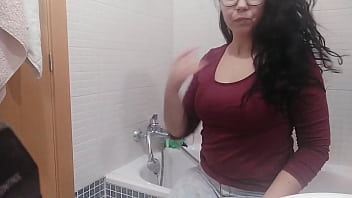 Preview 1 of Xxxvideo Sdm 90 Sal - Curvy Spanish Milf pornstar masturbates herself. She touches her pussy then takes a bath. Leyva Hot ctdx