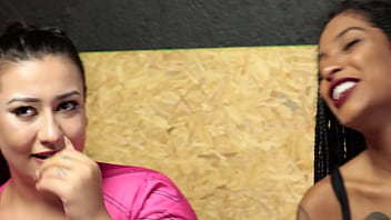 Preview 1 of Russian Nudist Family Teen - React ao filme Bobeou dan&ccedil_ou - Sant assistindo seu primeiro porno com a presen&ccedil_a de Ariella Ferraz a gata hardcore que s&oacute_ faz anal - Amanda Borges - Aquele Mario
