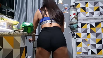 Preview 1 of Large Labia Facesitting - VIZINHO  &quot_PRESTATIVO&quot_ VEIO ME DAR UMA AJUDINHA  B&Aacute_SICA!!  .SOU SOLID&Aacute_RIA  COM QUEM ME AJUDA.