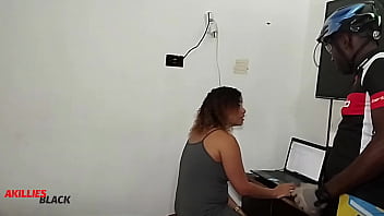 Preview 1 of Sympathetic Everyday - Fui pedalar de Bike voltei tirei a gostosa dos estudos pra gozar na sua buceta