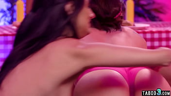 Preview 3 of Vecchie Nudiste - Ebony lesbian Alexis Tae strapon fucking Eliza Ibarra and Charlotte Sins