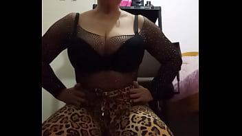 Preview 4 of Dog And Garal Sex Video - L&uacute_cia Nascimento Luiz