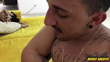 Preview 3 of Alita Oshin Porn Video - Mamando no sof&aacute_ da sala