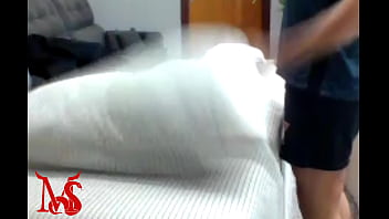 Preview 1 of Wife Seduce Brother In Law - Massagem no Aluno novo da Academia (Completo no RED)