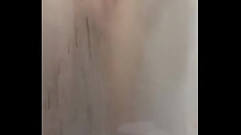 Preview 4 of Penes Xxxgrande - Una ducha calentita