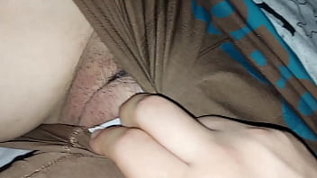 Preview 3 of Indian Amma Xxx - linda hermanastra pillada in fraganti mientras ve porno en el m&oacute_vil de su hermanastro | primer plano afeitado CO&Ntilde_O