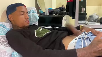 Preview 1 of Xxx Moeis - Branquinha MORRENDO DE RAIVA PQ O CORINTHIANS PERDEU NA GRANDE FINAL E DEU O CUZINHO PRO AMIGO. Sem camisinha