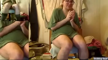 Preview 2 of Celka Qzlar - Learning to dance cutely 30,  sitting on a spinny chair(2022-07-03,  1 day and 4 dances since last orgasm)