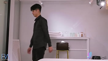 Preview 2 of Ebony Black Mom Anal - Taiwan babe Yuli is off to get a relaxing massage and her masseur rubs her hot little Asian body and then finger fucks her sweet pussy pt 1