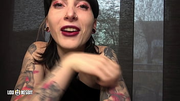 Preview 3 of Raja Xnxx - Exibithionismus Challenge public in einem Restaurant,  Fantasie Lou Nesbit,  Lia Louise