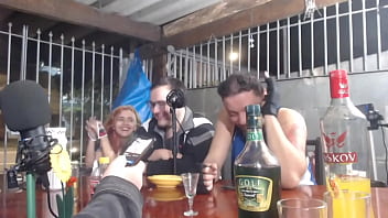 Preview 1 of Night Fille - PAGARAM 50 REAIS PARA A DANY RIO OFFICIAL FAZER UM BOQUETE AO VIVO NO PODCAST ELA ACEITOU E DEIXOU OS CONVIDADOS DESCONFORTAVEIS COM A CENA