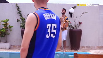 Preview 1 of Zoo Porn Fuck - Fodendo um homem bruto e mach&atilde_o