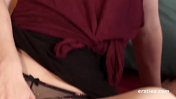 Preview 3 of Suck Hot Bobs - Ersties: Junge Studentinnen masturbieren miteinander