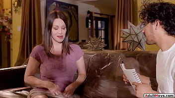 Preview 2 of Beautiful Xxxx Babes - Stepmommy shows stepson big tits when posing