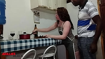 Preview 1 of F F Fights - Sai do trabalho mais cedo pra jantar mas comi foi a buceta rosadinha da minha mulher - Lorrany Exotica