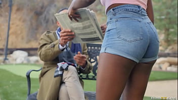 Preview 1 of Pata Jonsan - Nasty Old Bench Flasher Meets Thirsty Jogging Nymph - Ebony Mystique / Brazzers  / stream full from www.zzfull.com/flas
