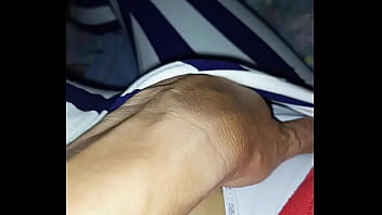 Preview 1 of Xxx Bajau - Mostrando las pantys y el monte de Venus de mi esposa