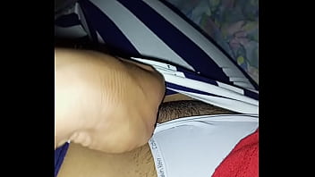 Preview 4 of Xxx Bajau - Mostrando las pantys y el monte de Venus de mi esposa