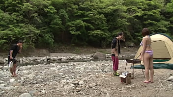 Preview 1 of Amateur Hidden Spy Brazilian - 野外露出！河原の物陰で人目を忍んで生着替えする美巨乳女を偶然目撃してしまった。パート2