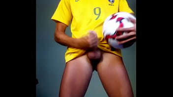 Preview 2 of Add Casting - Punheta em ritmo de copa do mundo