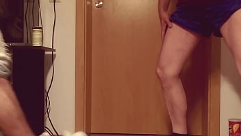 Preview 2 of Boy Fuk Aunty - Eier treten