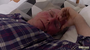 Preview 1 of Hunpnd Fuck Whit Friend - Grandpa hard fucks hottie with big tits and perfect body until she swallows his cumshot