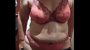 Preview 4 of 10 Ier - Sexy fette Hausfrau in rosa Unterw&auml_sche