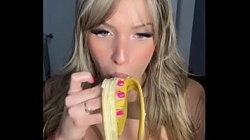 Preview 1 of Anal Teen Ffm Atm - Sexy Latina Eats Banana - TikTok Challenge