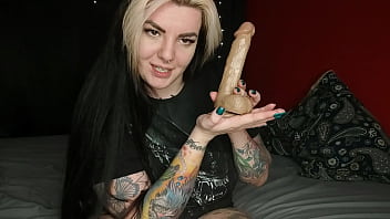 Preview 1 of Uma Serial Actress - Anal fun with a sexy and hot horror fan girl with a big ass and tight holes