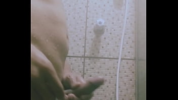Preview 3 of Molly Jane Diapered - Mantovanni masturbando no banho