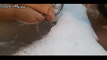 Preview 3 of Masseuse Natalia Starr - Super bbw curte aquele momento &iacute_ntimo na jacuzzi com o homem mais gostoso do Rio de janeiro. - Mary Jhuana