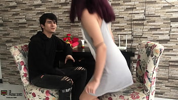 Preview 1 of School Party Brazzers - Latina cachonda siendo follada por una gran polla de un domiciliario