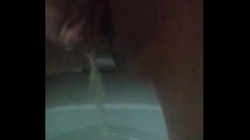Preview 3 of Xxnx Bfcom - Spanish MILF pissing for all her fetishists. I teach you how to pee so that you can fulfill all your wishes with me. Leyva Hot ctdx