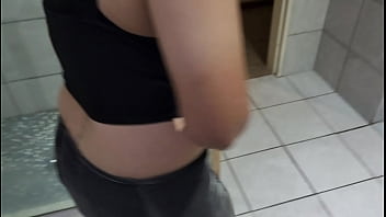Preview 2 of Sunny Leon Sex Vii - Friends with gave me a blowjob while she pee and i cummed all over her tight pussy