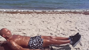 Preview 3 of Doctor Japan Rap Xxx - G T S GYM TAN SEX THE BEST ABS IN PORN THE JERSEY SHORE PORN STAR THE ITALIAN POUND MACHINE WORKING OUT AT BEACH