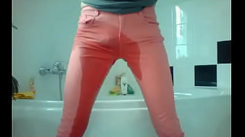 Preview 3 of Animals Mitting With Girl Beeg - Pissing in tight pink jeans
