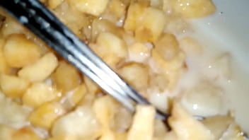 Preview 4 of Xxxmp4 3gp - FRUIT INSIDE PUSSY  SEE DAT CERVIX IN THE BOTTOM