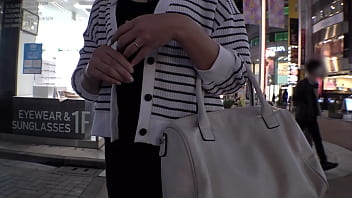 Preview 1 of Threesome Pegging Drugged - 【緊急取材】謝礼金と引き換えに不倫中出しSEX！物欲性欲が止められない！カネを積めばこの絶品ボディに何回でも中出しできる！ Part1