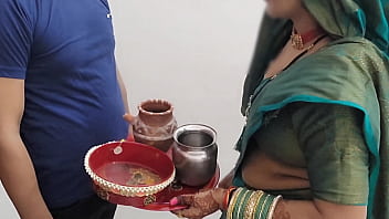 Preview 1 of Mama Gi Hamil - 2022 करवा चौथ पर ब्रत तोड़ने के बाद पति पत्नी की chudai..