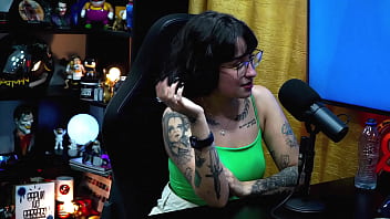 Preview 1 of Big Black Cock No Mercy Wife - Martina Oliveira da uma volta e mostra seus peitos naturais no meio do Podcast,  o Ruan babou de tes&atilde_o! - Podcast P&aacute_pum no Barraco! COMPLETO NO SHEER - XV RED
