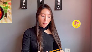 Preview 3 of Japanese Big Tits Selingkuh - 私は自転車で東京を散策して新大久保で韓国料理を食べる