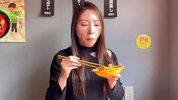 Preview 4 of Japanese Big Tits Selingkuh - 私は自転車で東京を散策して新大久保で韓国料理を食べる