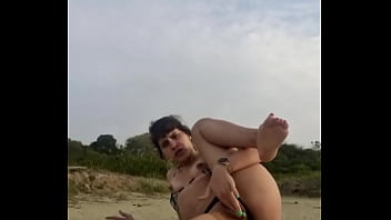 Preview 2 of Arabians Sex - Batendo uma siririca na praia deserta.