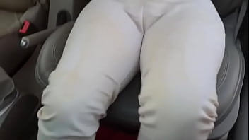 Preview 1 of Mampi Sex Video - Alice couldn&rsquo_t hold it so she pisses in the car