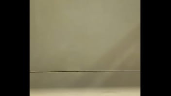 Preview 1 of Sunny Leone Video 2gb - 厕所偷拍，吃大鸡巴，口射